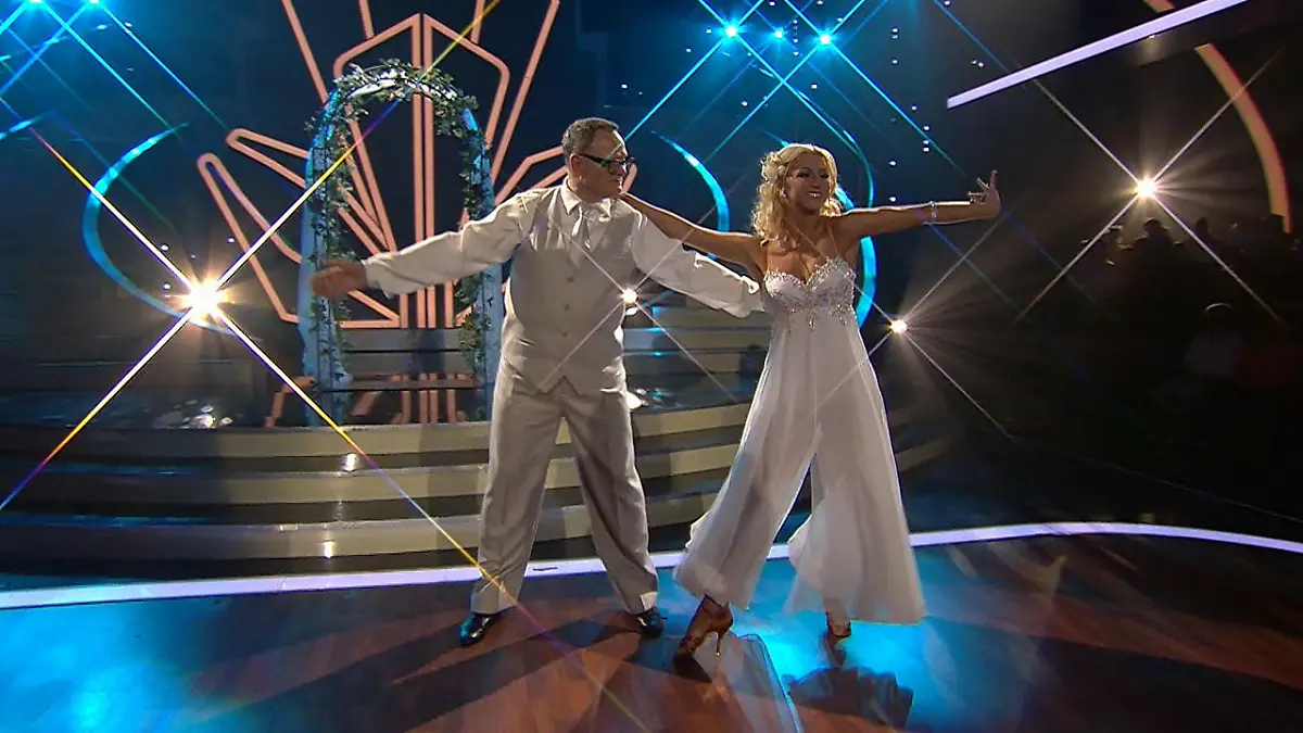 Ulli Potofski und Kathrin Menzinger begeistern mit einer Rumba Let's Dance 2016: Neunte Liveshow