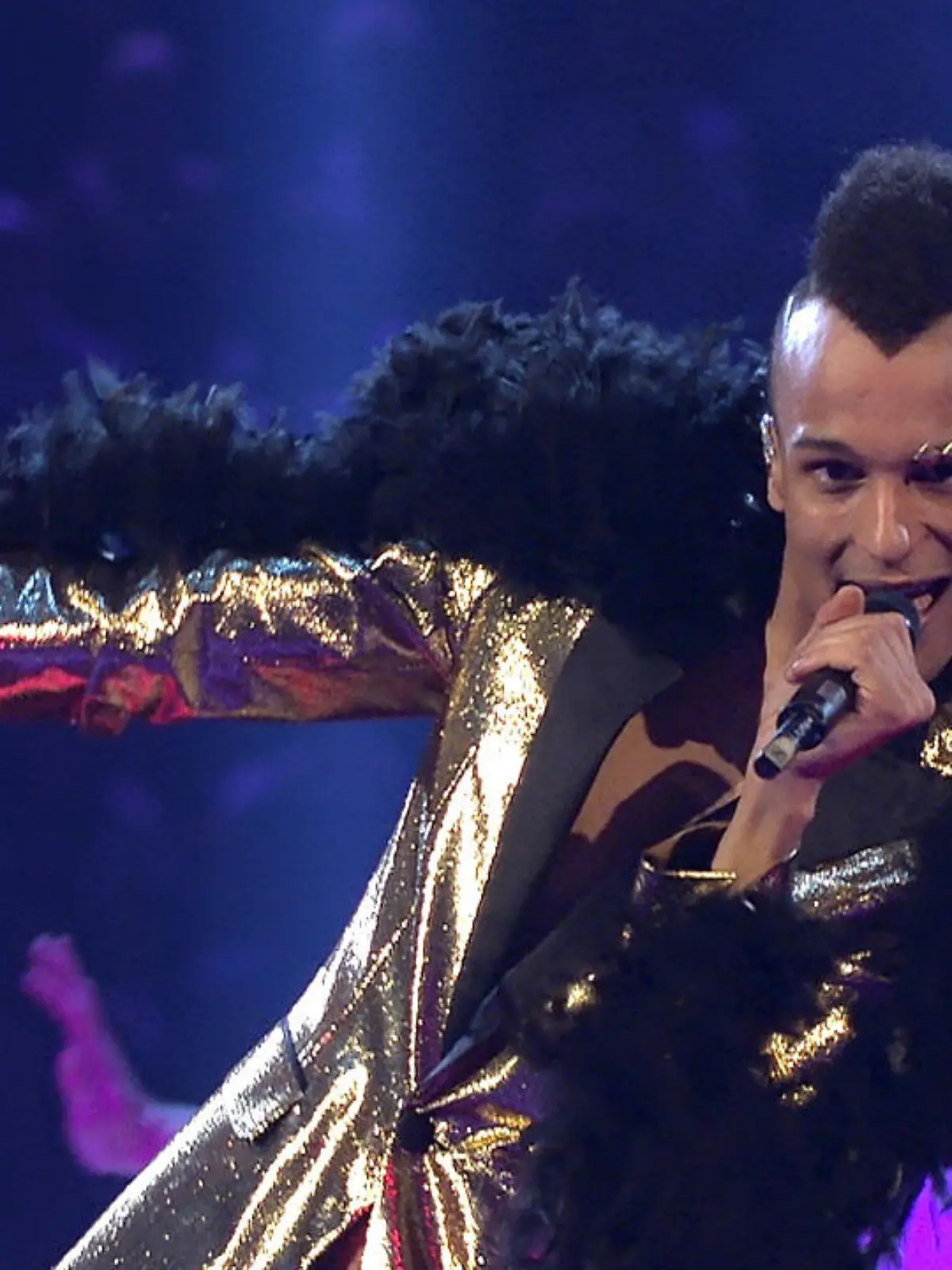 Bild zu: "Prince Damien performt den Finalsong "Glücksmoment""