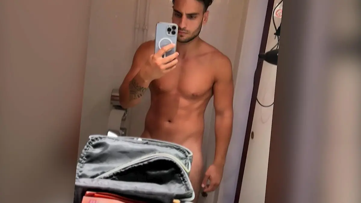 Völlig nackt! Timur Ülker postet Fitness-Update Spieglein, Spieglein ...