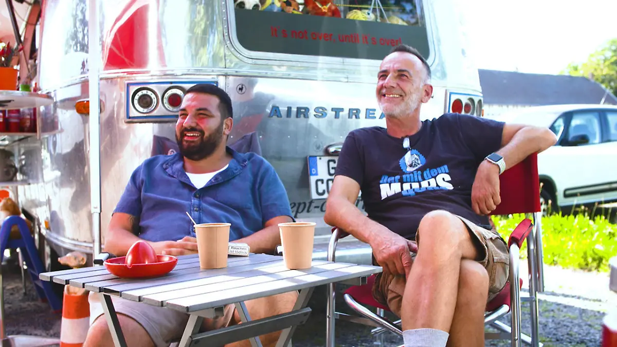 Catering-Chef Jürgen im Interview mit Sahin Er sorgt für das leibliche Wohl am Set