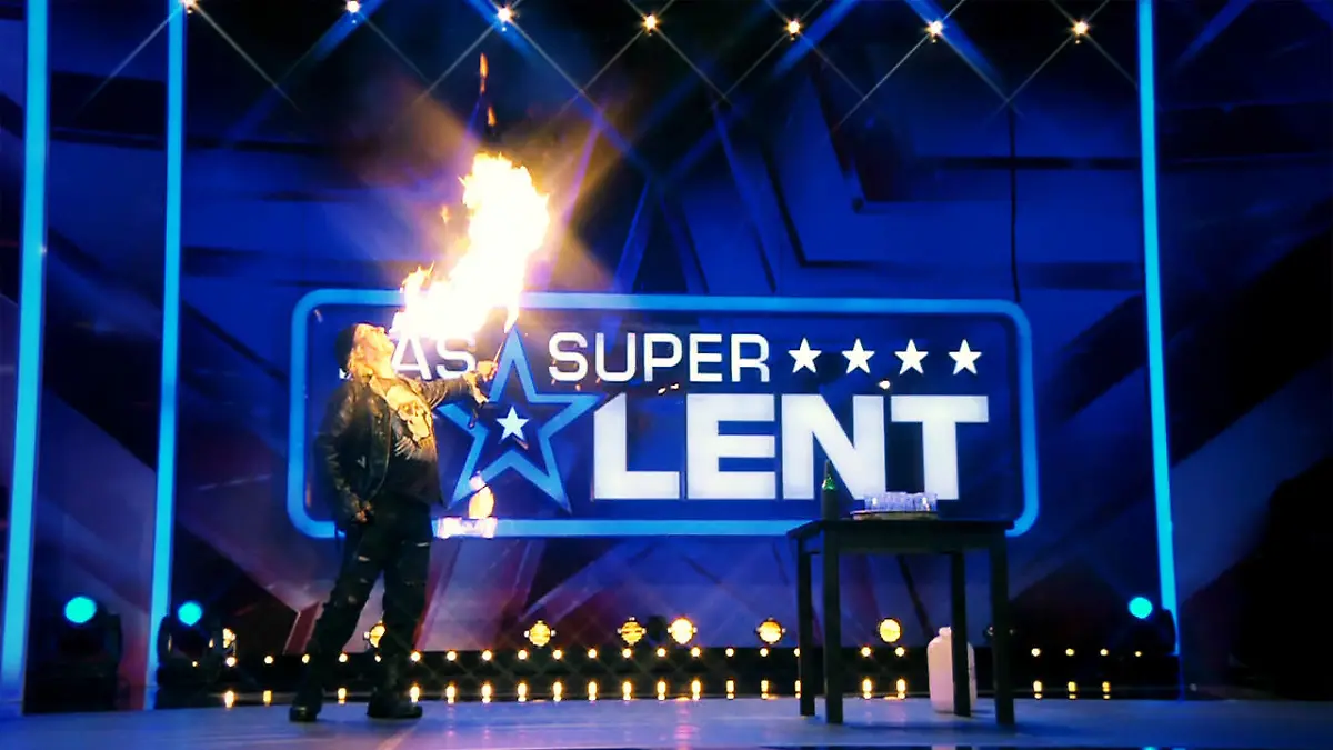 Anatoly Zhukov begeistert mit "spooky" Feuershow Das Supertalent 2015: Castingshow 13