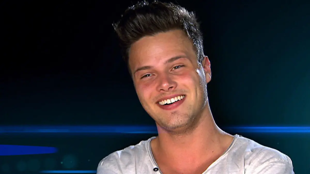 Richard Schlögl ist sein eigener Dolmetscher DSDS 2014: Dritte Live-Challenge-Show