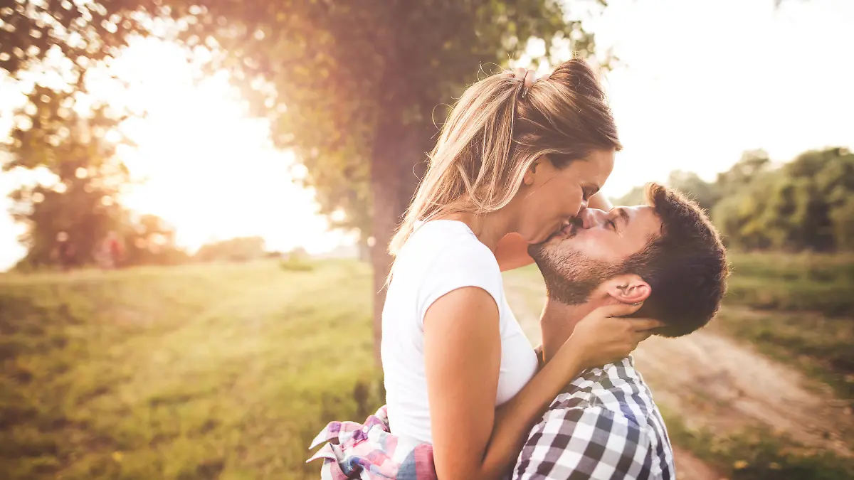 3 Anzeichen, dass du die Frau bist, die er heiraten will Läuten bei euch die Hochzeitsglocken?