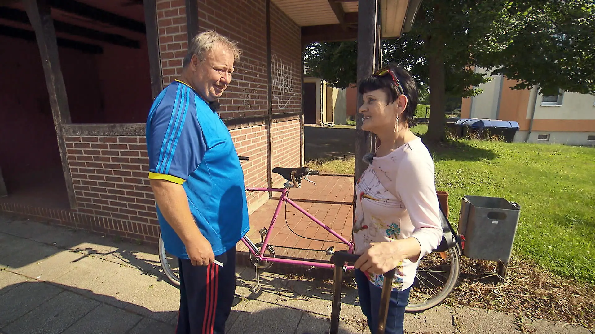 Reinhold patzt bei Siegrids Abholung Wer sein Tandem liebt, schiebt!