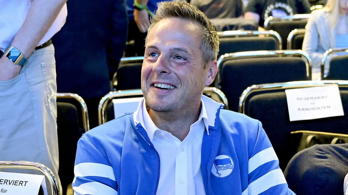 26.06.2022, Berlin: Fußball: Bundesliga. Kay Bernstein, Präsidentschaftskandidat, nimmt an der außerordentlichen Mitgliederversammlung des Fußballvereins Hertha BSC teil. Foto: Britta Pedersen/dpa +++ dpa-Bildfunk +++