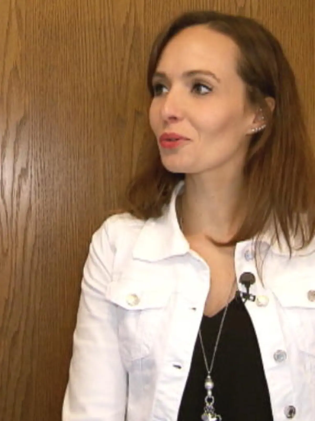 Bild zu: "Überzeugt die Maklerin schon mit ihrer ersten Immobilie?"