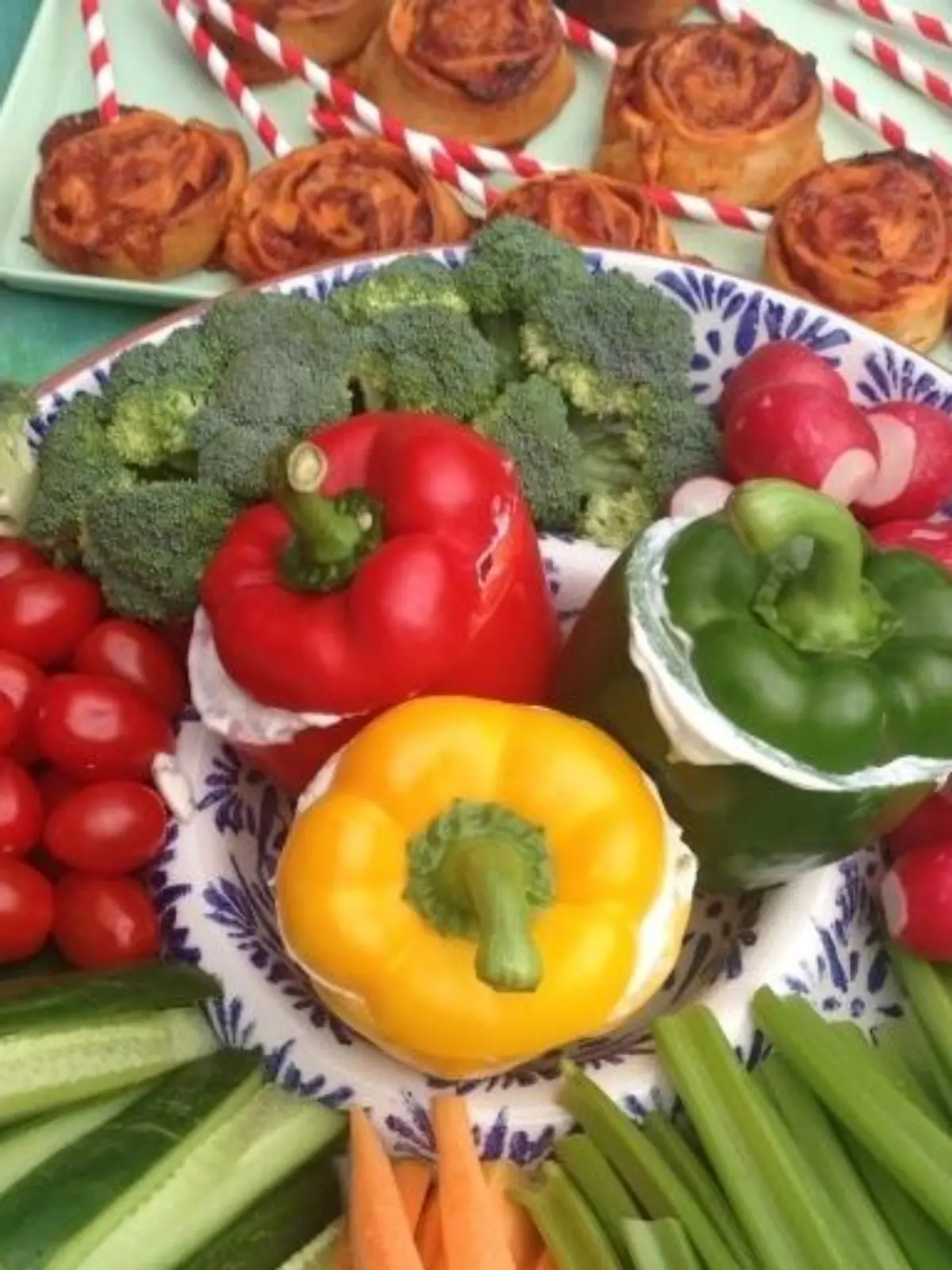 Bild zu: "Bunt, knusprig und gesund: So lecker sind diese Sommersnacks"