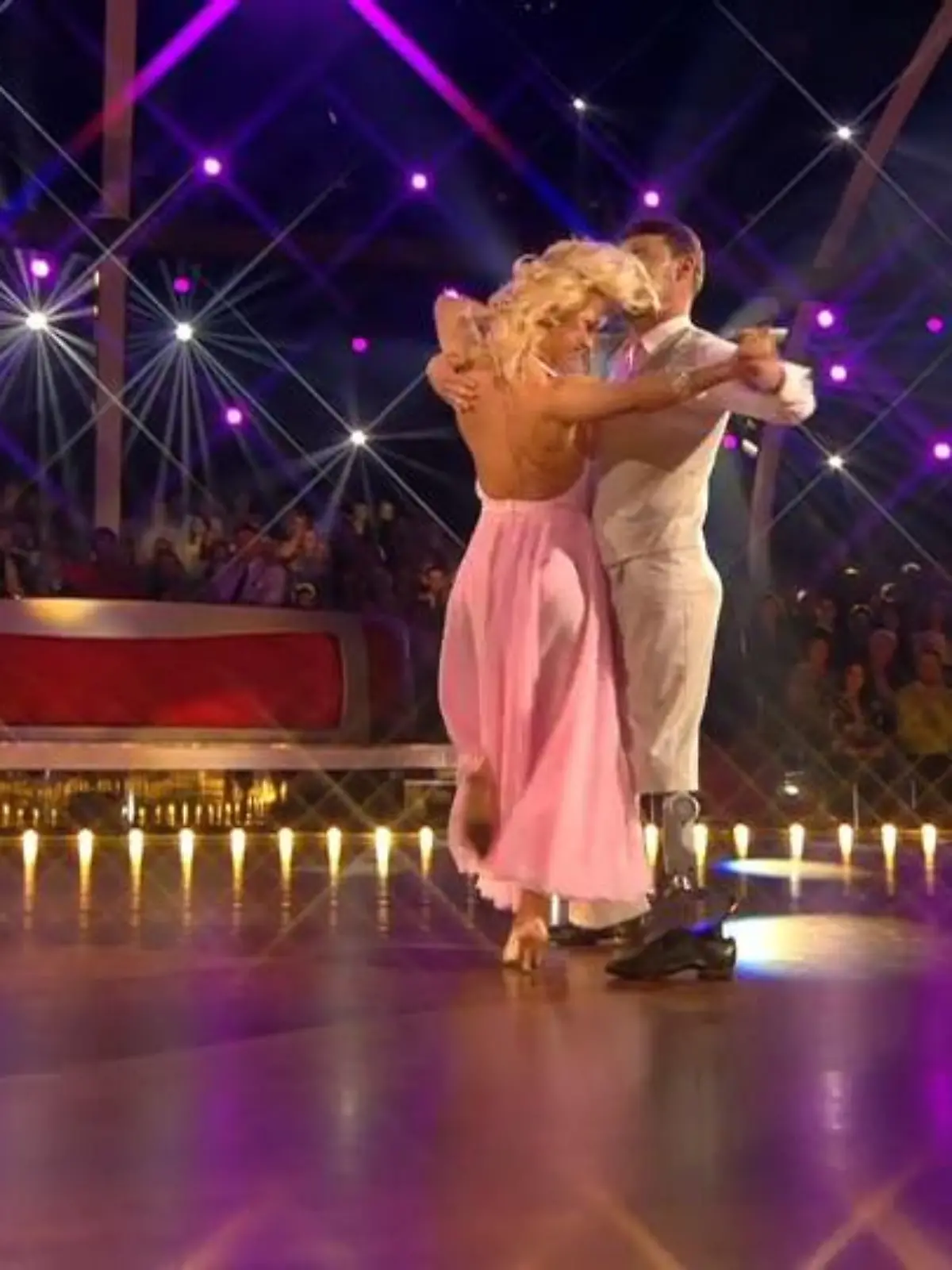 Bild zu: "Heinrich Popow und Kathrin Menzinger tanzen Langsamen Walzer"