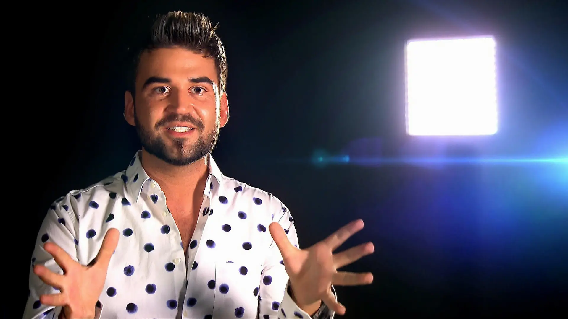 Showgirls, Bodennebel, Feuerwerk - Armando will alles DSDS 2017: Die 2. Mottoshow