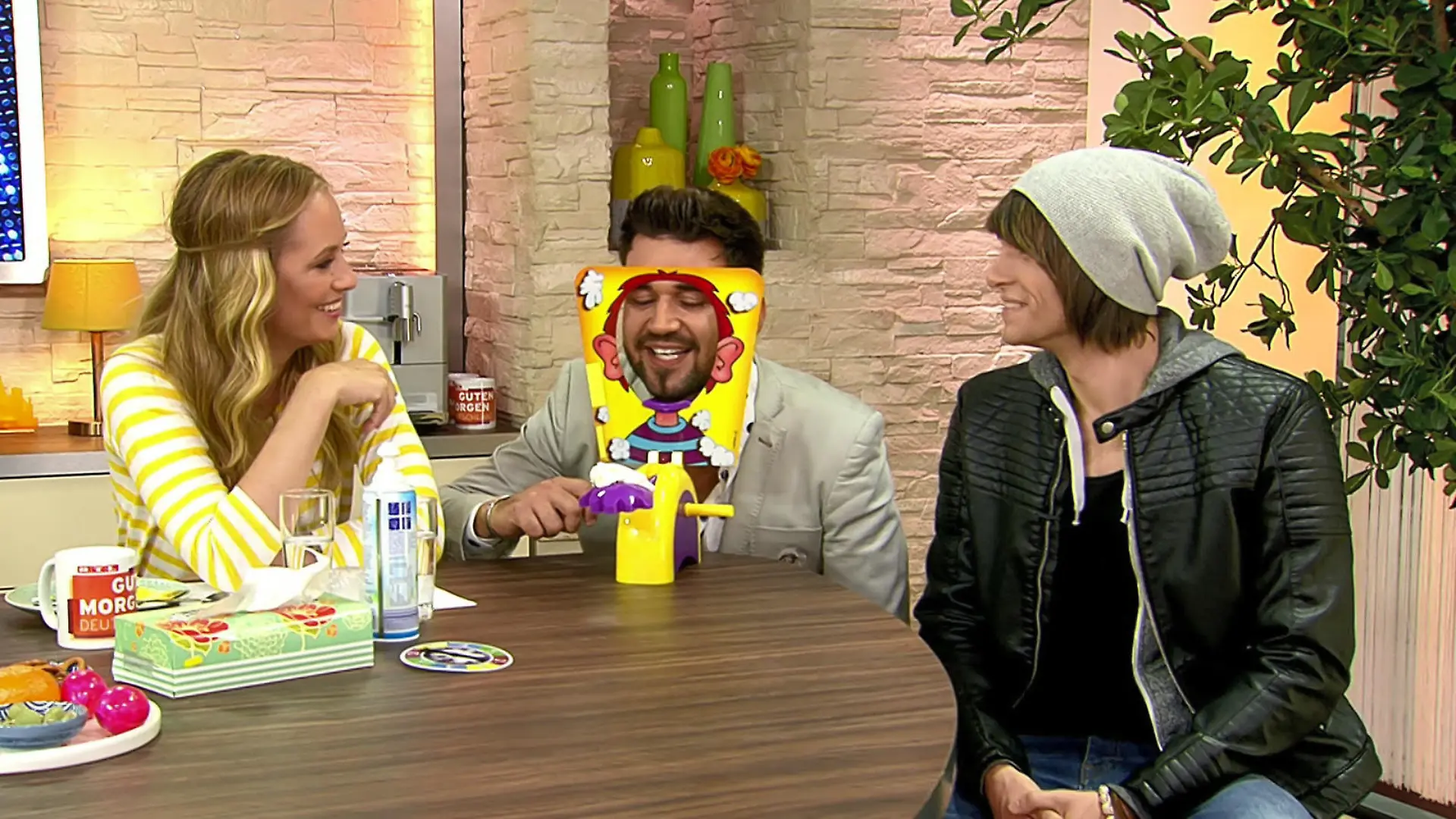 Armando Sarowny und Alexander Jahnke im Kreuzverhör DSDS-Kandidaten im "Pie-Face"-Interview