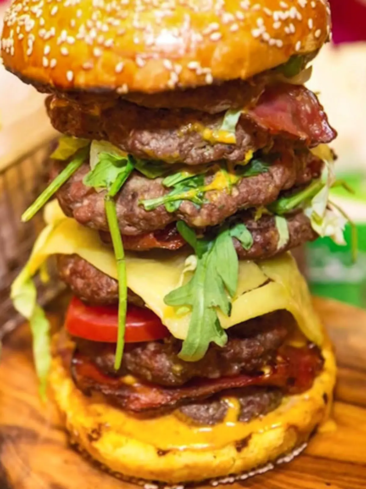 Bild zu: "Teuerster Burger der Welt für 10.000 Euro versteigert"