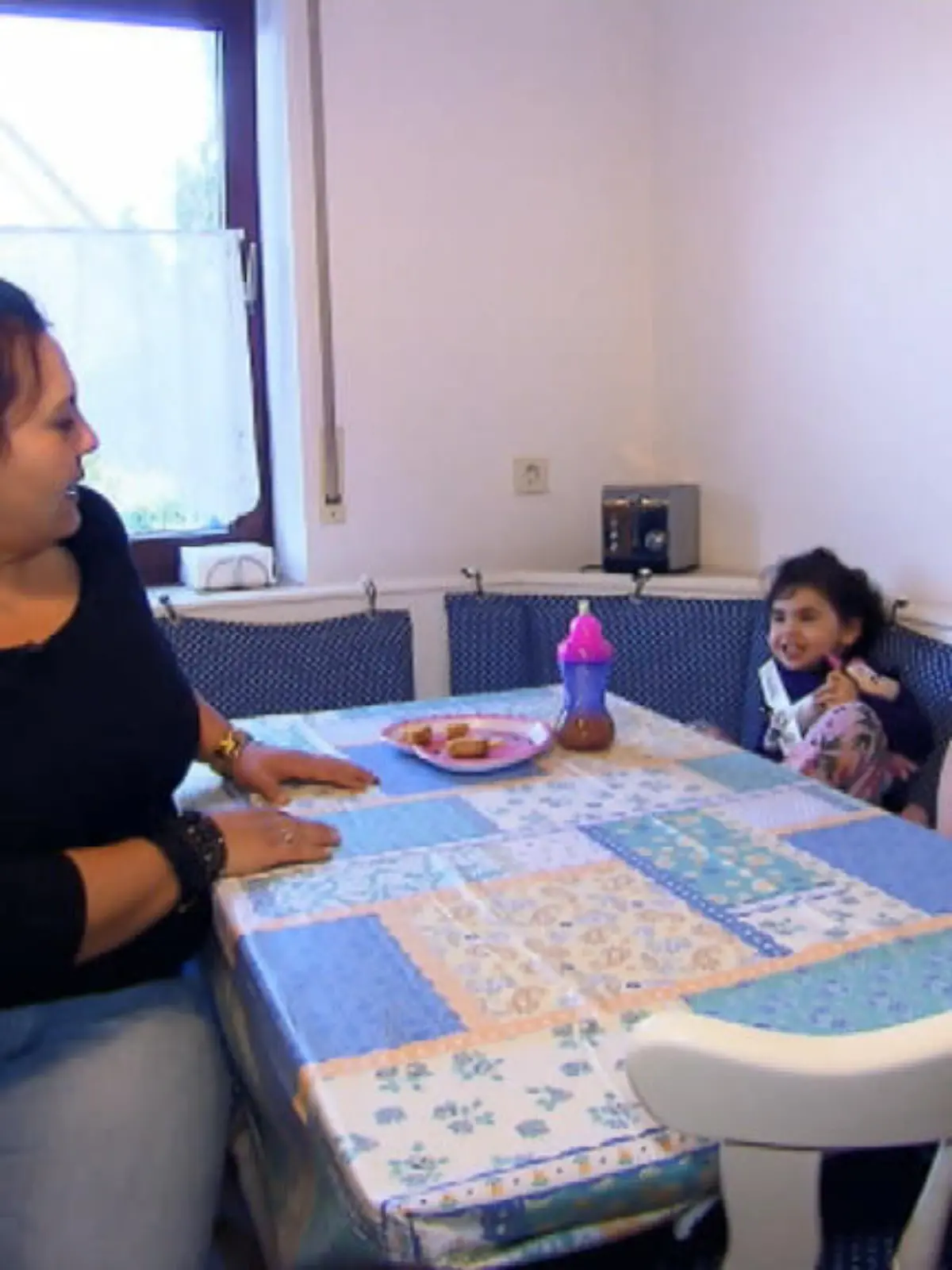 Bild zu: "Regelmäßige gesunde Mahlzeiten gibt es bei Funda nicht"