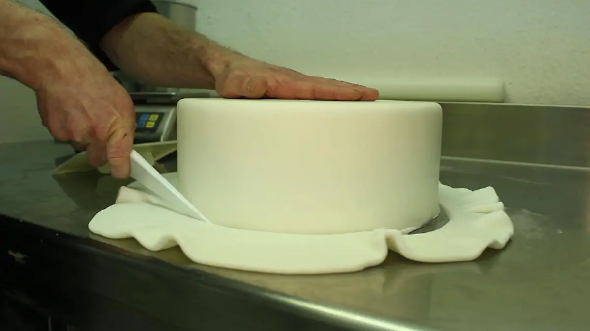 Traumtorte selber machen Fondant: Tipps zum Umgang mit der Zuckermasse