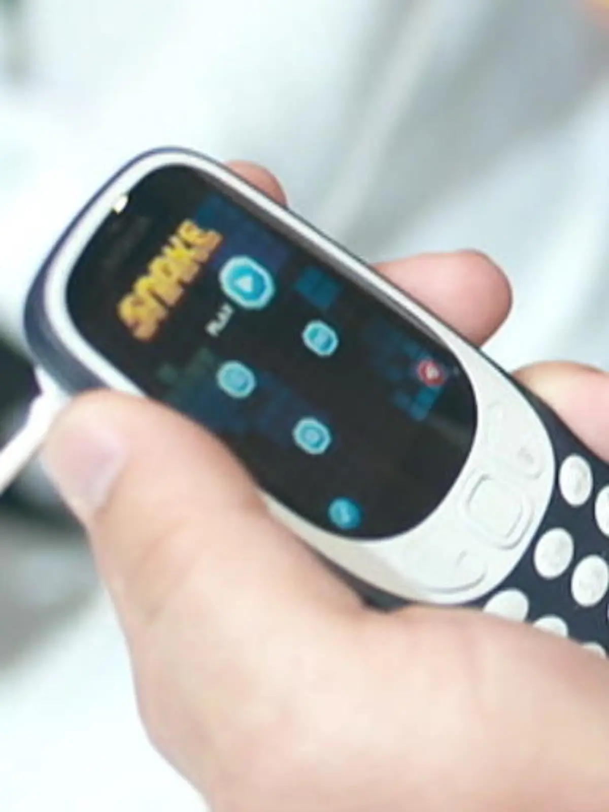 Bild zu: "Nokia ist mit aufpolierter Handylegende 3310 zurück"