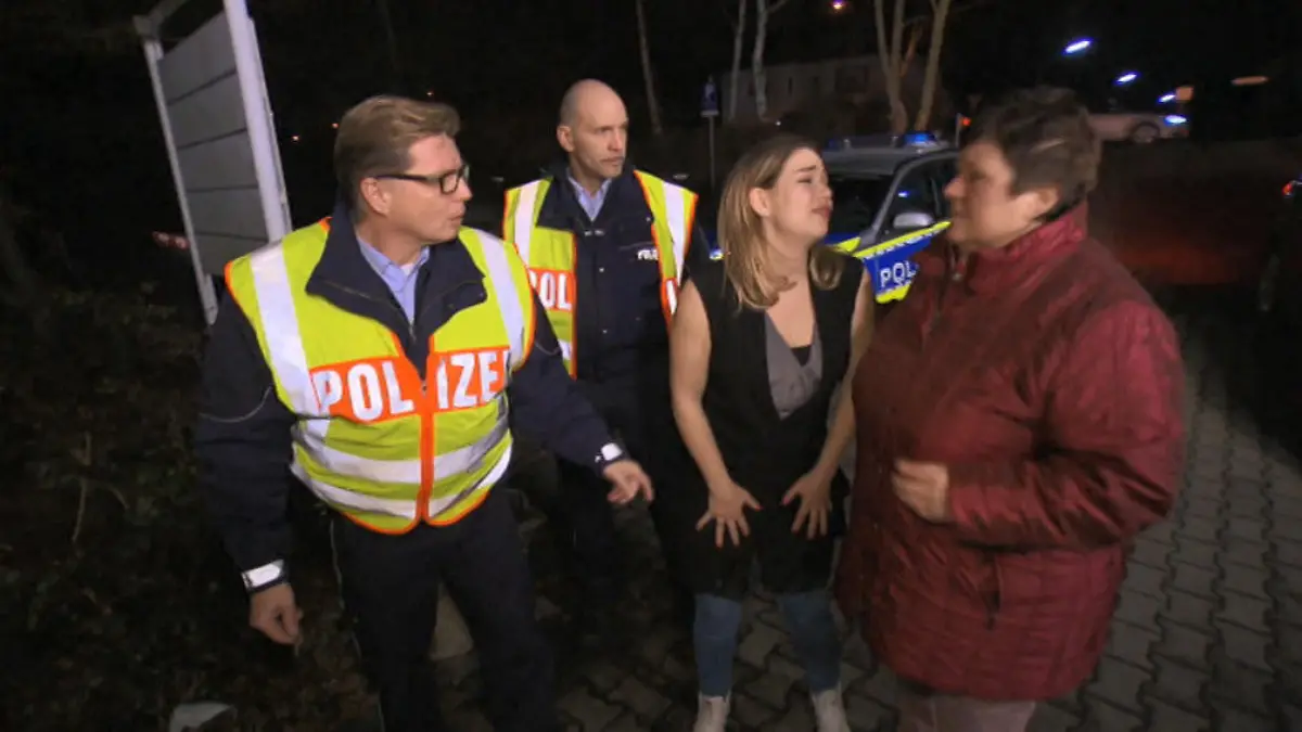 Überfall im Tresorraum Anne alarmiert die Polizei