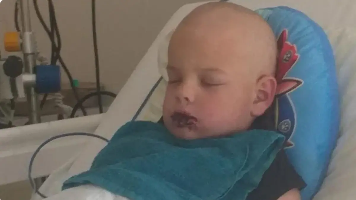 Tim (5) muss nach der Krebs-Diagnose eine Chemotherapie nach der anderen ertragen.