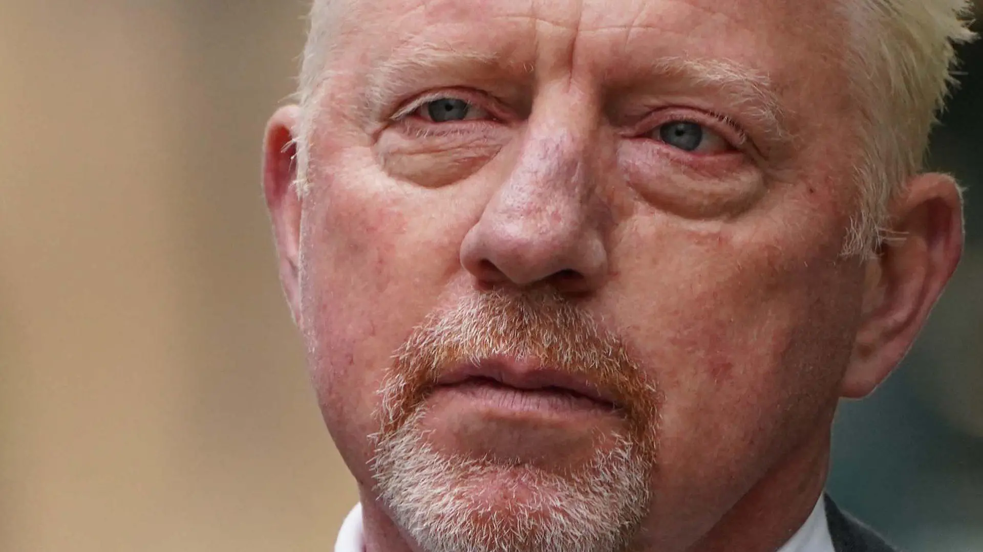 ARCHIV - 29.04.2022, Großbritannien, London: Boris Becker, ehemaliger Tennis-Profi, kommt zur Strafmaßverkündung in seinem Insolvenzverfahren am Southwark Crown Court an. (zu dpa "Boris Becker nun in Gefängnis mit niedrigerer Sicherheitsstufe") Foto: Kirsty O'connor/PA Wire/dpa +++ dpa-Bildfunk +++