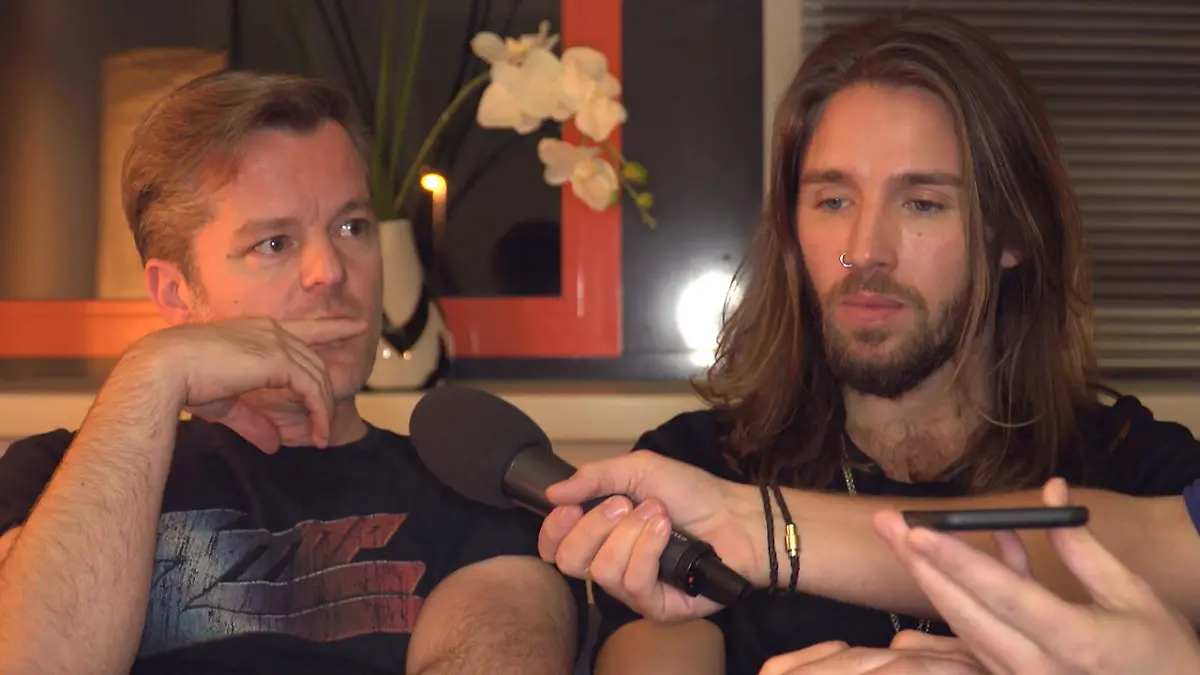 Wer erkennt die meisten Mega-Hits? Songtext-Wirrwarr mit Martin Tietjen