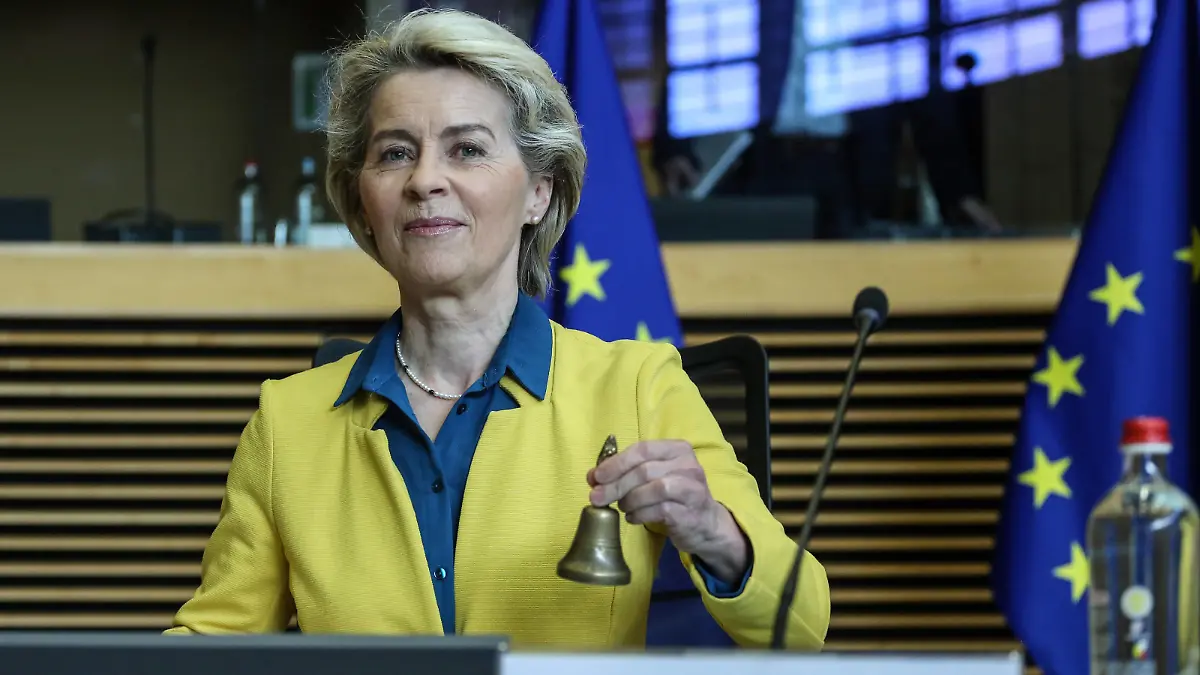 June 17, 2022, Brussels, Brussels Capital Region, Belgium: European Commission President Ursula von der Leyen during the weekly College meeting of Commissioners at the European Commission headquarters in Brussels, Belgium, on June 17, 2022. On June 17, the European Commission will deliver its verdict on granting EU candidate status to Ukraine, Georgia and Moldova. Brussels Belgium - ZUMAm177 20220617_zip_m177_007 Copyright: xValeriaxMongellix