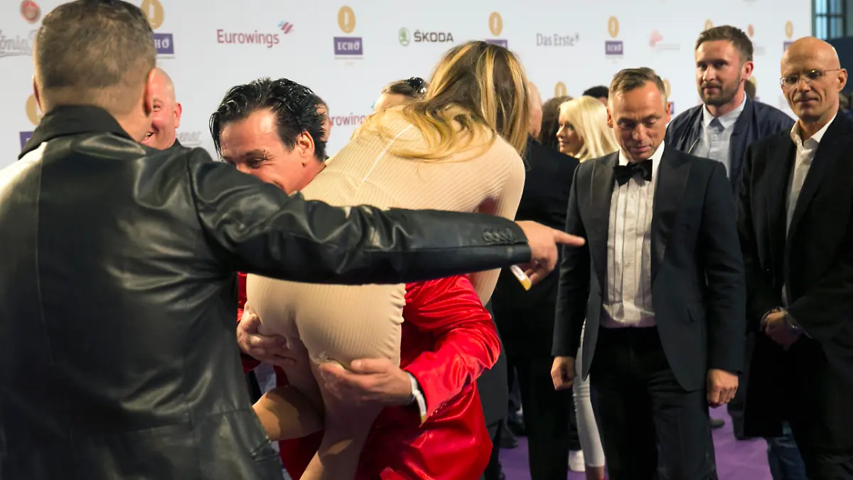 Till Lindemann ( Rammstein ) and Sophia Thomalla at the ECHO Award 2016 in Berlin, , 07.04.2016