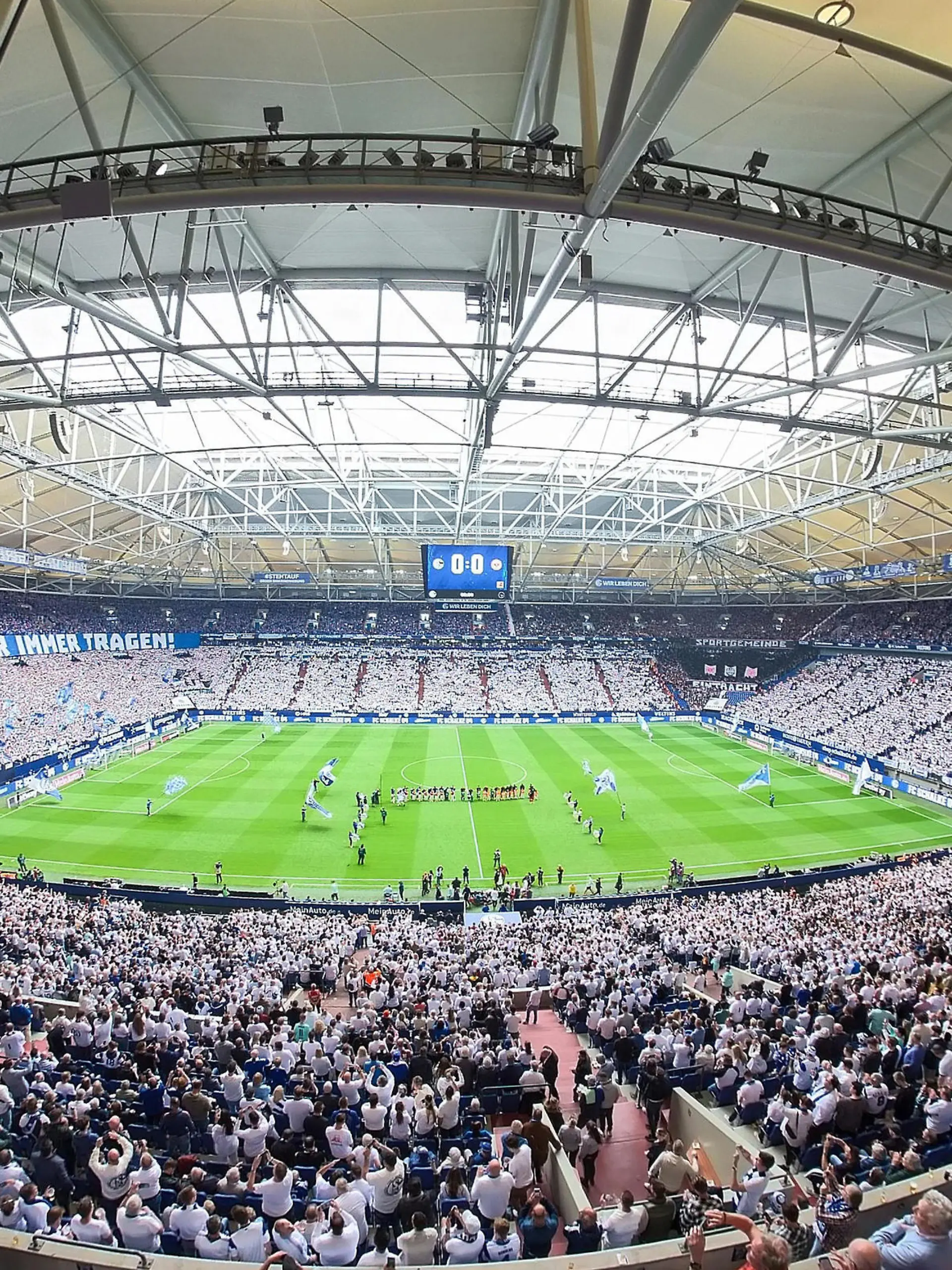 firo : 20.05.2023, Fussball, Fußball, 1.Liga,1.Bundesliga, Saison 2022/2023, FC Schalke 04 - Eintracht Frankfurt Fans Schalke, Choreo, Choreografie, Übersicht VELTINS ARENA, Blau und weiss werd ich für immer tragen