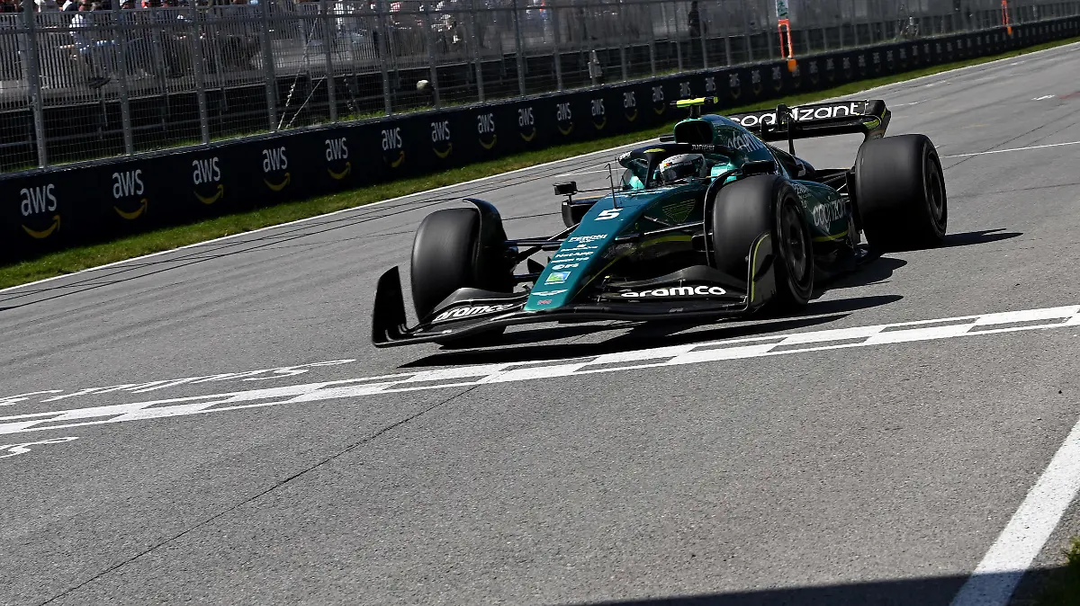 Formula 1 2022: Canadian GP CIRCUIT GILLES-VILLENEUVE, CANADA - JUNE 19: Sebastian Vettel, Aston Martin AMR22 during the Canadian GP at Circuit Gilles-Villeneuve on Sunday June 19, 2022 in Montreal, Canada. Photo by Mark Sutton / Sutton Images Images PUBLICATIONxINxGERxSUIxAUTxHUNxONLY GP2209_203033DSC_4159