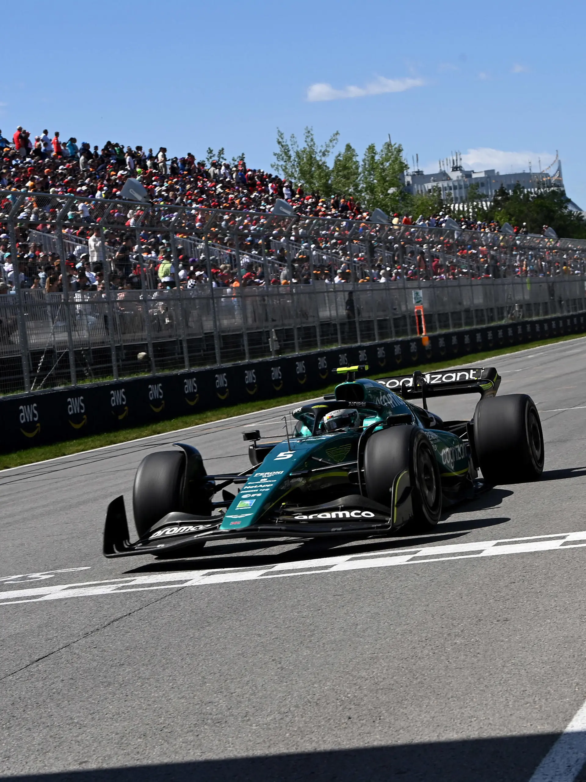  Formula 1 2022: Canadian GP CIRCUIT GILLES-VILLENEUVE, CANADA - JUNE 19: Sebastian Vettel, Aston Martin AMR22 during the Canadian GP at Circuit Gilles-Villeneuve on Sunday June 19, 2022 in Montreal, Canada. Photo by Mark Sutton / Sutton Images Images PUBLICATIONxINxGERxSUIxAUTxHUNxONLY GP2209_203033DSC_4159