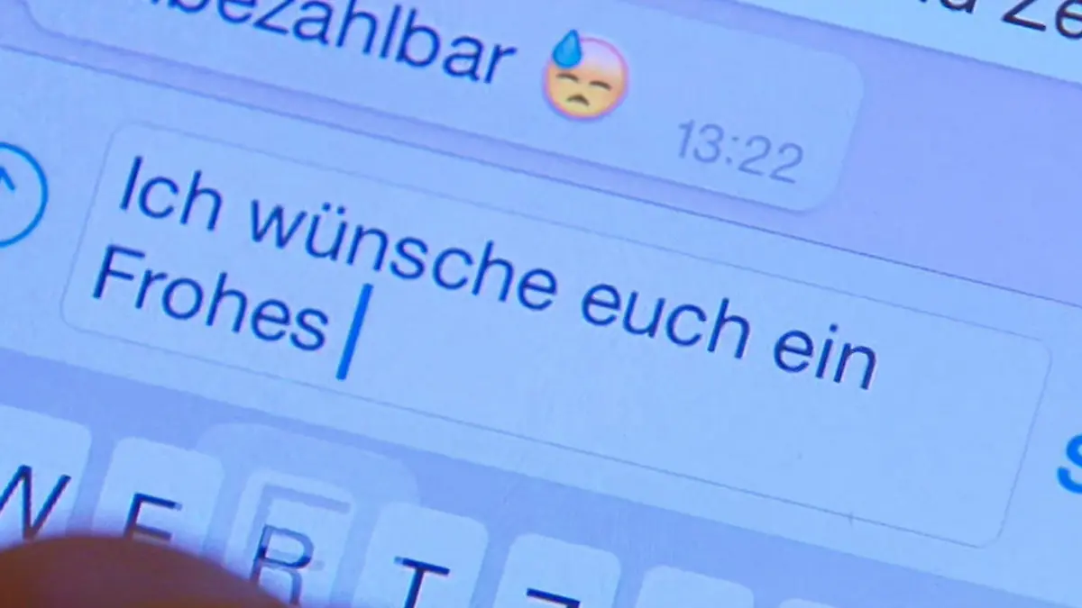 Digitale Weihnachtsgrüße per App liegen im Trend Postkartenschreiber in der Minderheit
