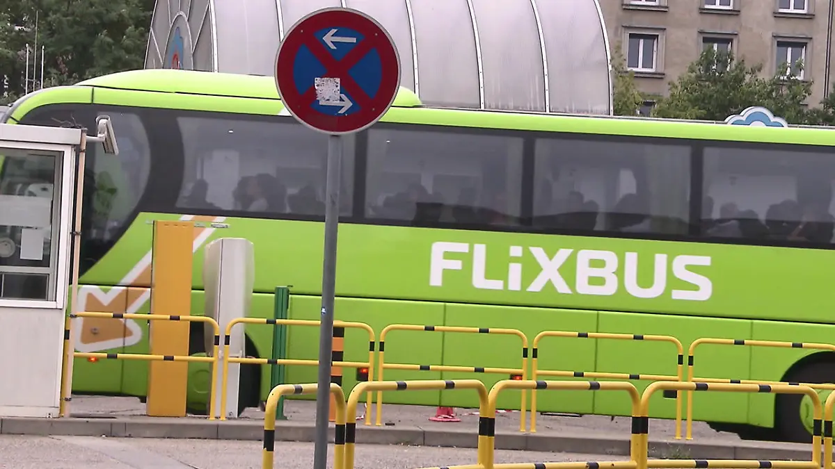 FlixBus: Vor Weihnachten steigen die Preise kräftig! Hohe Nachfrag bei Fernbusreisen