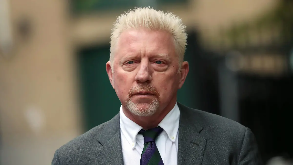 German Boris Becker arrives at Southwark Crown Court escorted by his partner Lilian de Carvalho Monteiro in London on Friday, April 29, 2022.Six time Grand Slam tennis champion is being sentenced today after being found guilty of four charges under the Insolvency act relating to his bankruptcy in 2017. PUBLICATIONxINxGERxSUIxAUTxHUNxONLY LON2022042908 HUGOxPHILPOTT