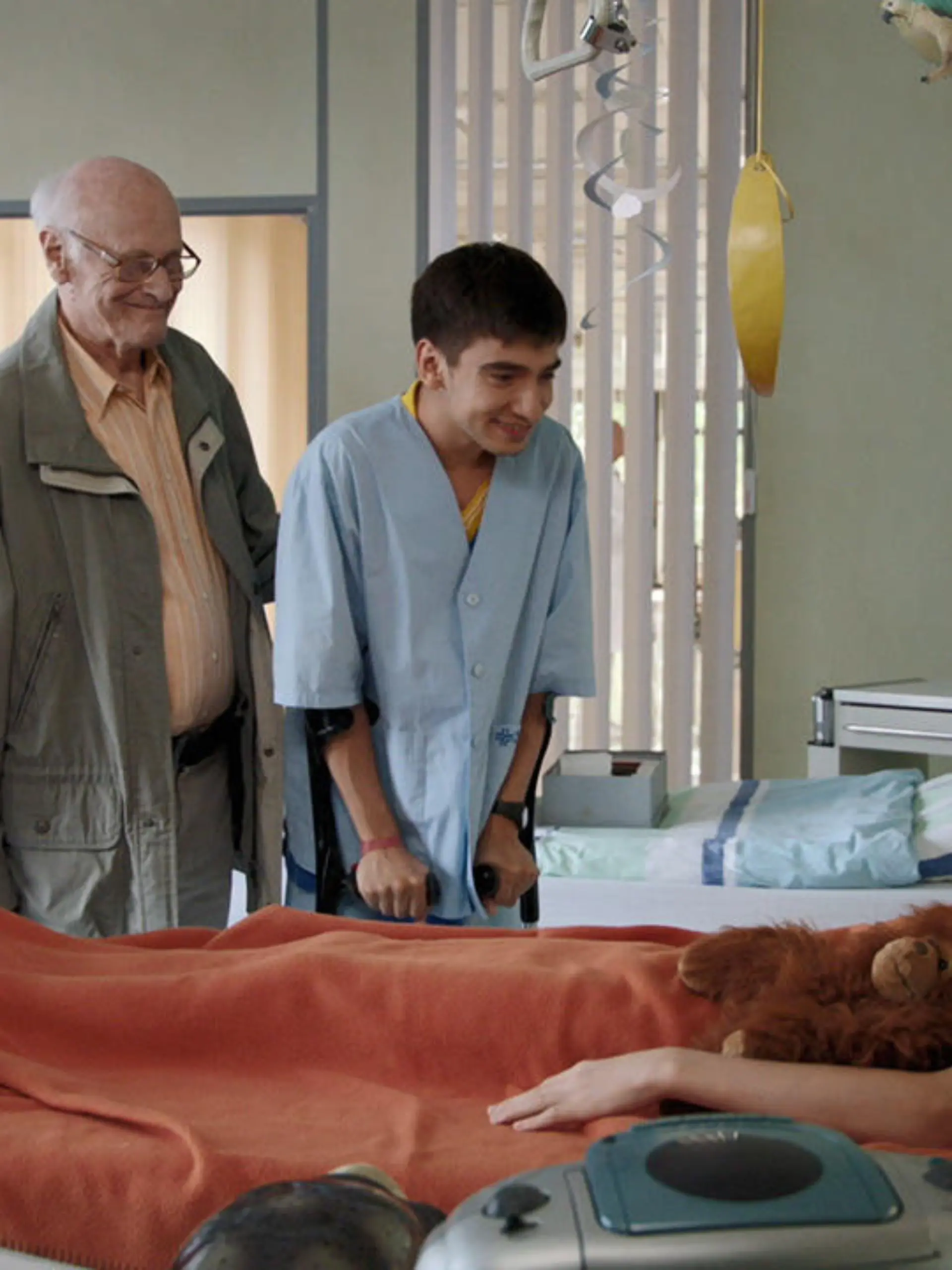 Bild zu: "Toni zieht bei Hugo ein"