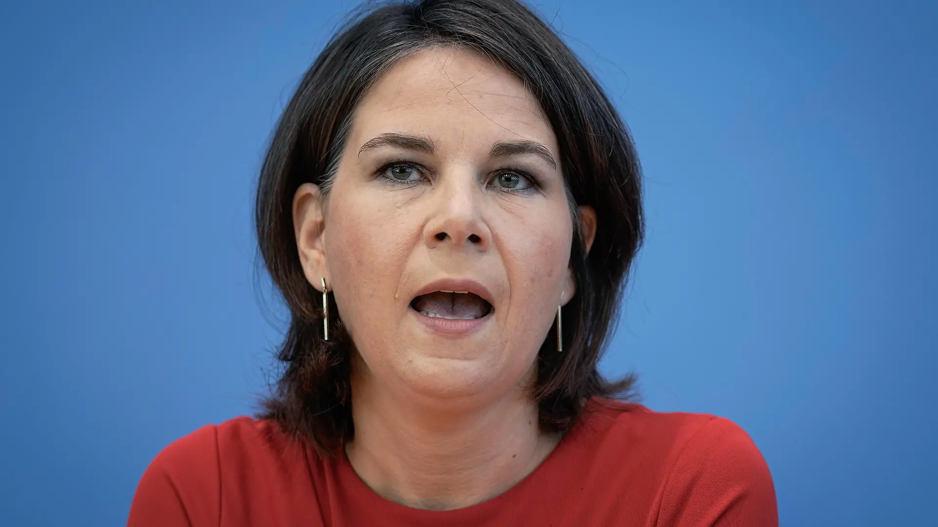  Bundespressekonferenz Gemeinsam für globale Ernaehrungssicherheit Deutschlands Beitrag gegen die Hungerkrise Aktuell,24.06.2022,Berlin,Bundesministerin des Auswaertigen, Aussenministerin Annalena Baerbock im Portrait bei der Bundespressekonferenz zum Thema Gemeinsam für globale Ernaehrungssicherheit Deutschlands Beitrag gegen die Hungerkrise Berlin Berlin Deutschland *** Federal Press Conference Together for global food security Germanys contribution against the hunger crisis News,24 06 2022,Berlin,Federal Minister of Foreign Affairs, Foreign Minister Annalena Baerbock in portrait at the Federal Press Conference on the topic Together for global food security Germanys contribution against the hunger crisis Berlin Berlin Germany