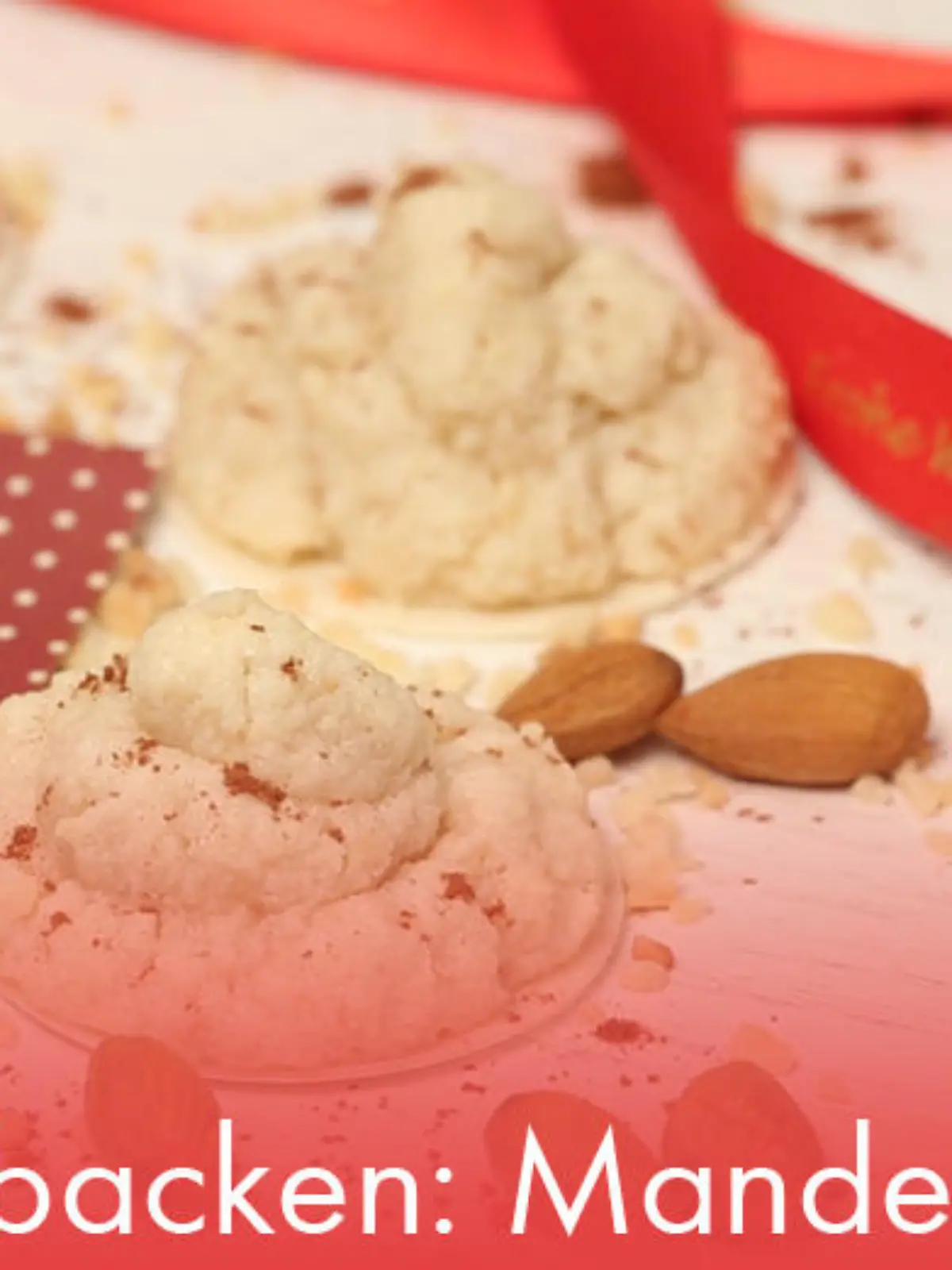 Bild zu: "Plätzchen backen: Mandelmakronen"