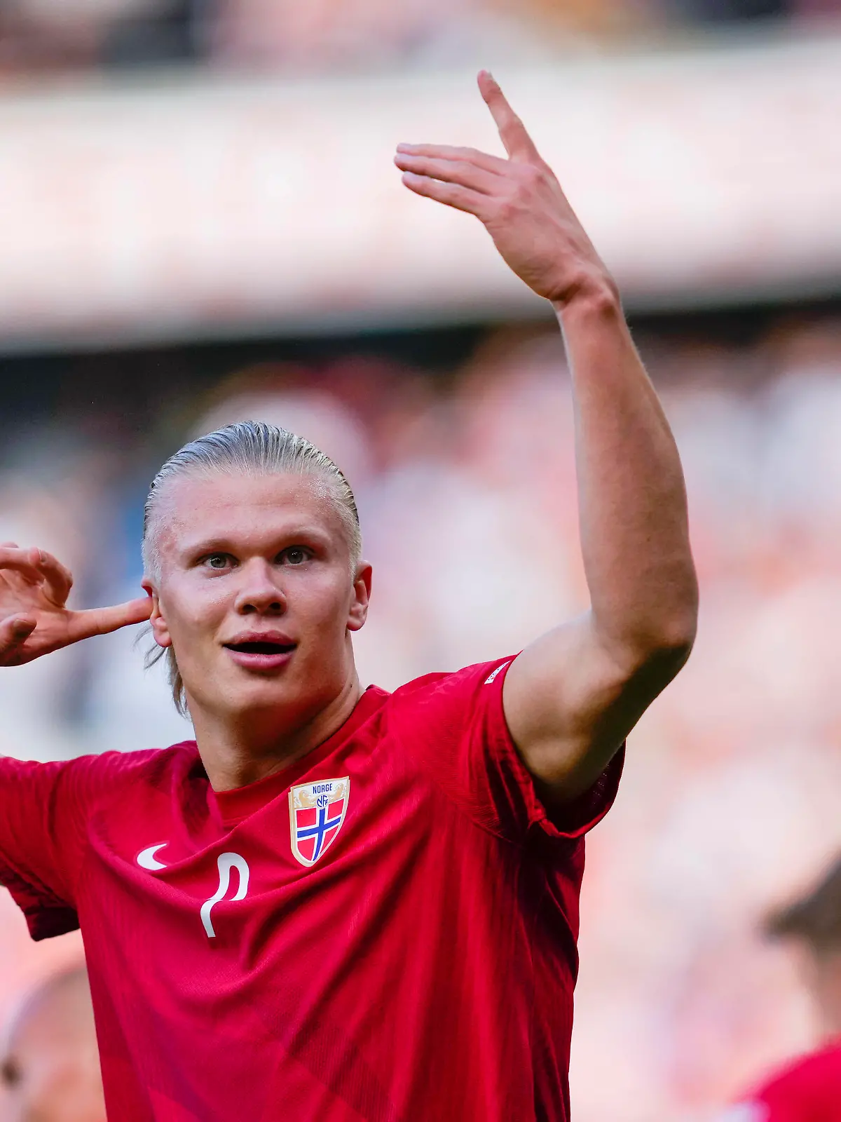 Sport Bilder des Tages Fotball, Nations League: Norge - Sverige Oslo 20220612. Erling Braut Haaland t.h. for fotballkampen i Nations League mellom Norge - Sverige pa Ullevaal Stadion i Oslo. Foto: Beate Oma Dahle / NTB Oslo Norge Ref:_SPO_BNCAOawhrW2MIQ.jpg *** Football, Nations League Norway Sweden Oslo 20220612 Erling Braut Haaland t h for the football match in the Nations League between Norway Sweden at Ullevaal Stadium in Oslo Photo Beate Oma Dahle NTB Oslo Norway PUBLICATIONxNOTxINxNORxSWExDENxFINxBELxFRAxICExITAxPOR Copyright: xBeatexOmaxDahlex/xNTBx
