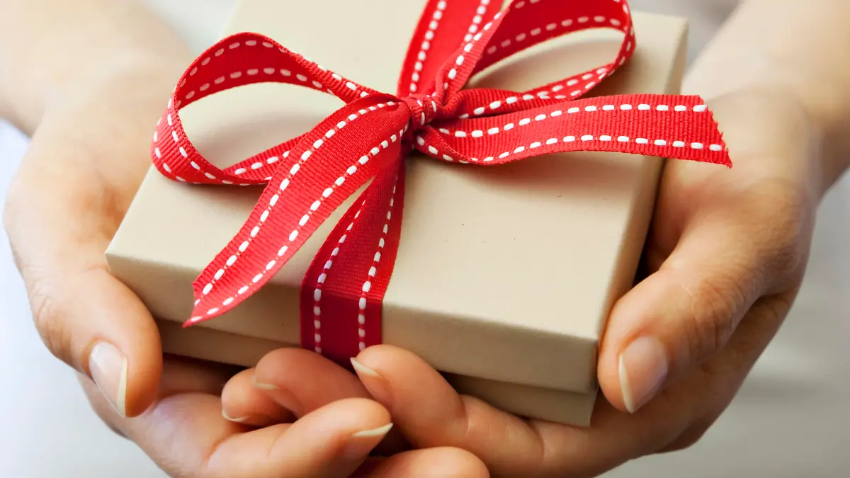 Dieses Jahr werden die Weihnachtsgeschenke teurer Es wird mehr Geld ausgegeben
