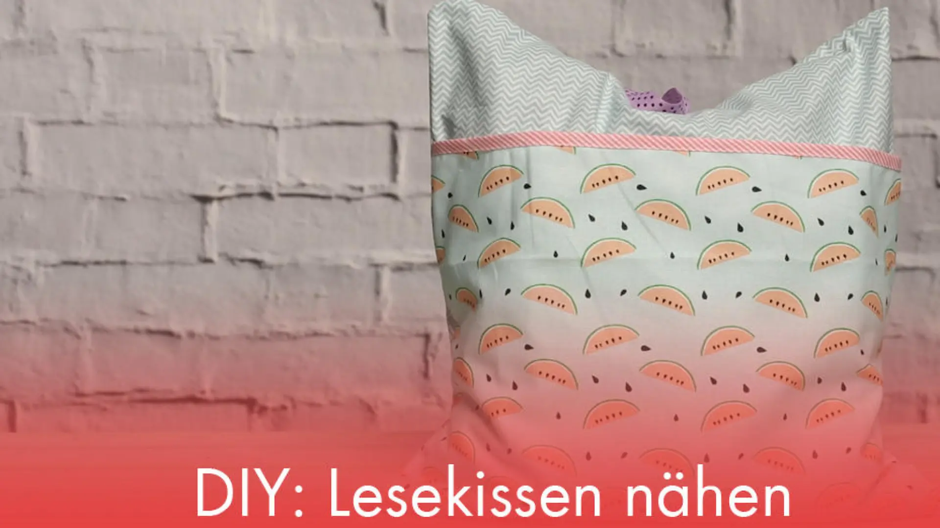DIY: Lesekissen nähen Arbeiten mit Stoff