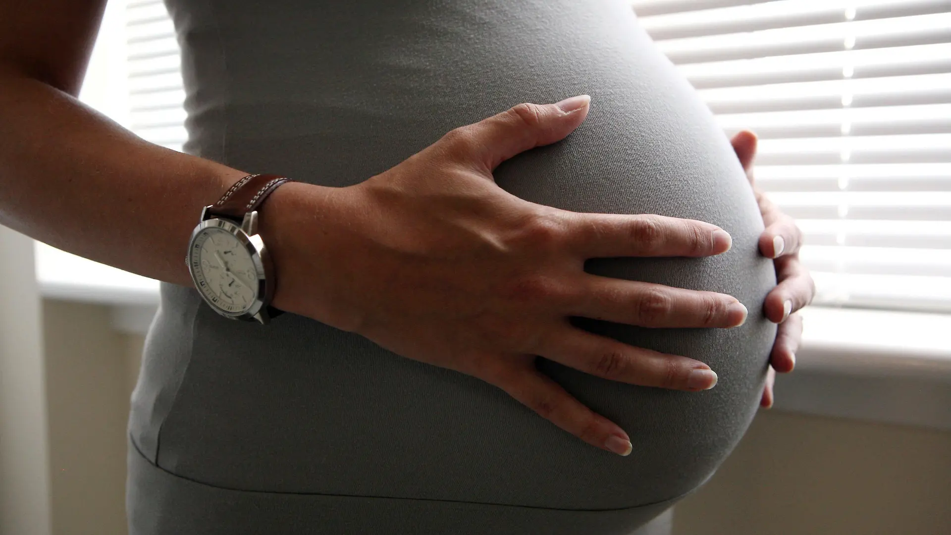 5 Anzeichen, an denen du Übungswehen erkennst Wie fühlen sich Übungswehen an?