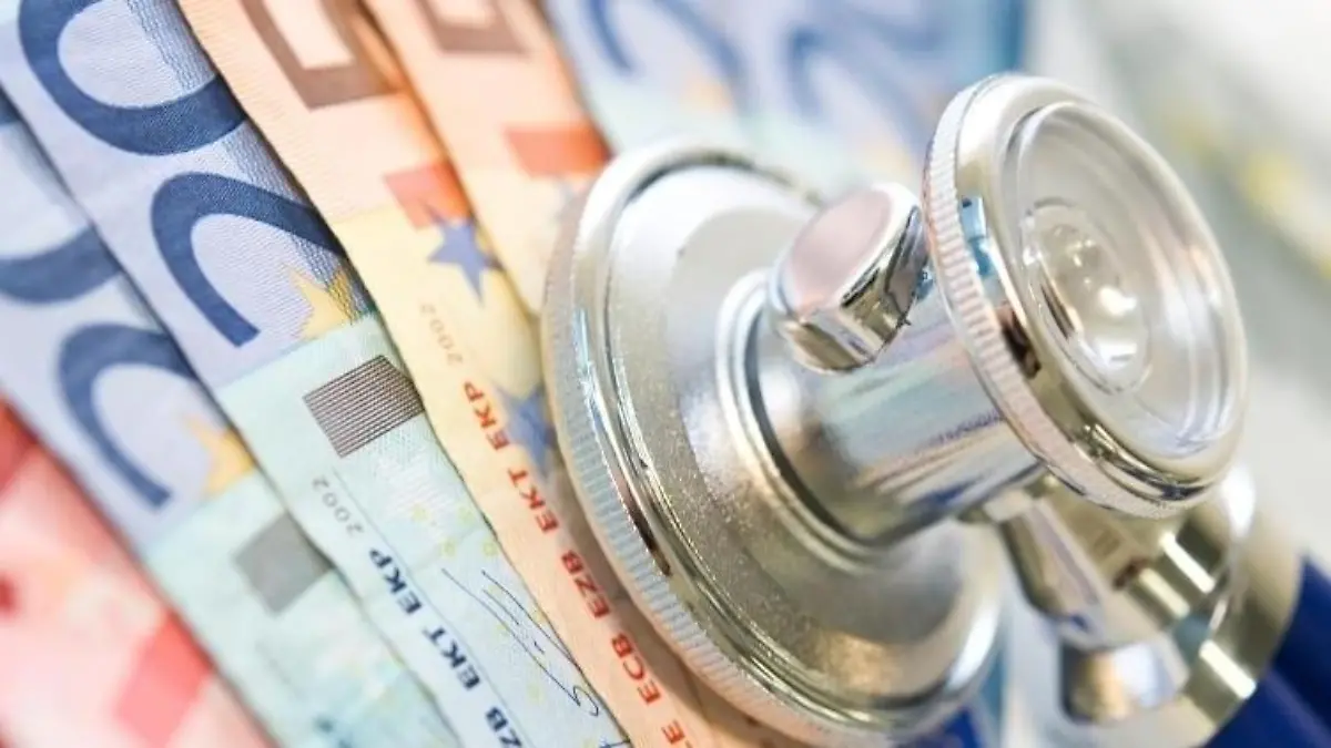 Bald höhere Beiträge für Privatversicherte? Krankenversicherungen