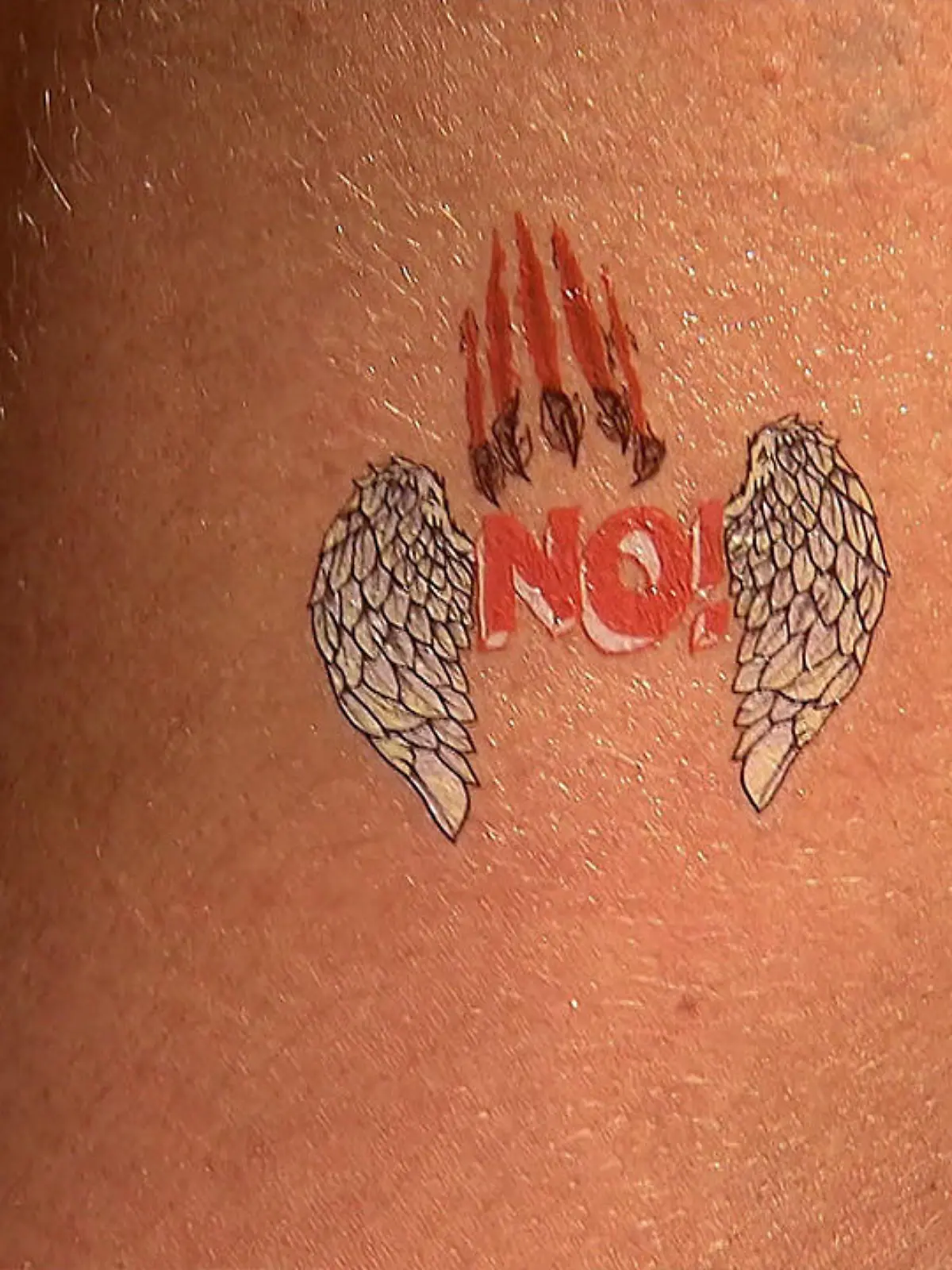 Bild zu: "Tattoo soll Kinder im Freibad vor Belästigung schützen"
