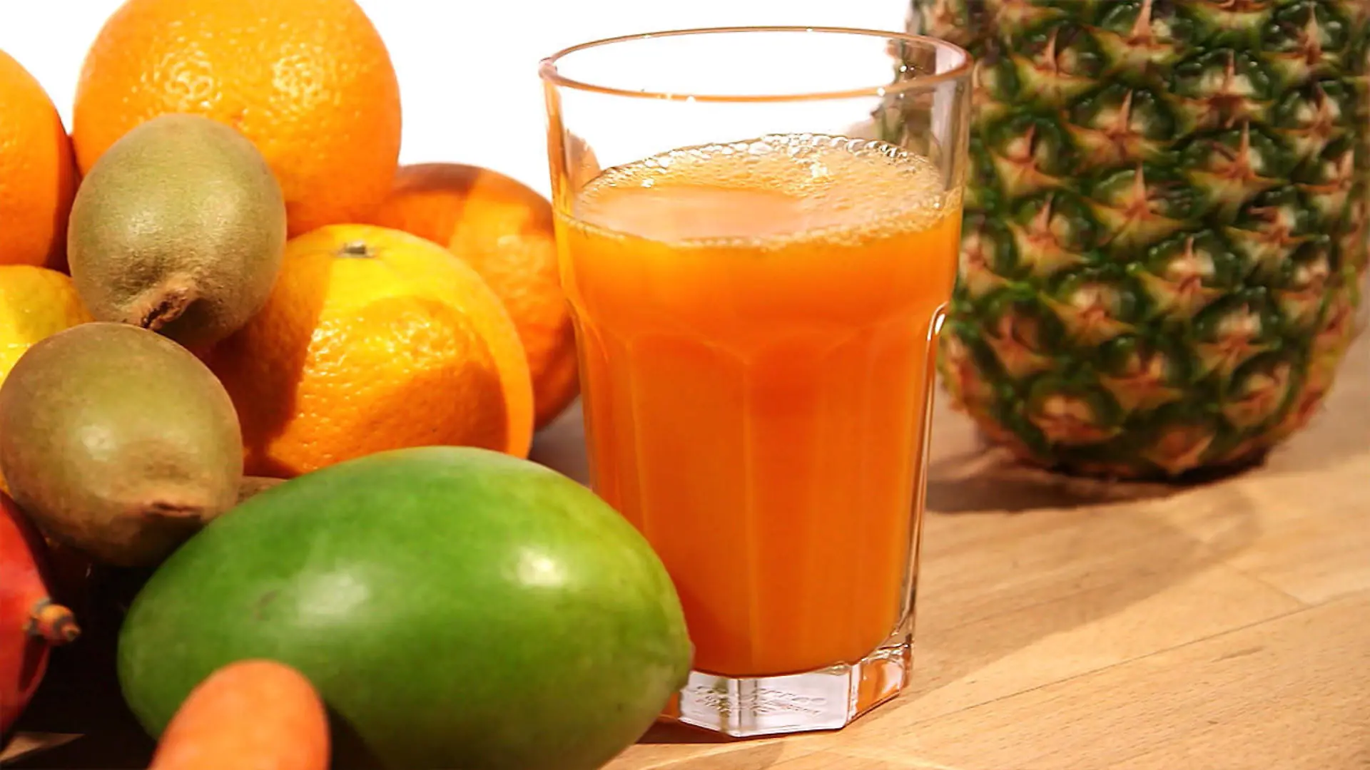 Der Entsafter-Test: Lecker und gesund Selbst gepresste Obst- und Gemüsesäfte