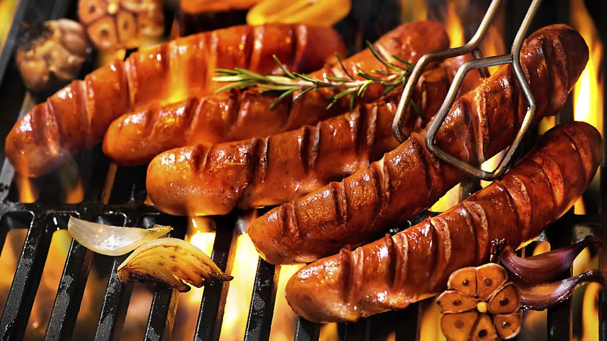 SO schneiden Bratwürste im 'Öko-Test' ab Jede Menge 'ungenügend' auf dem Grill