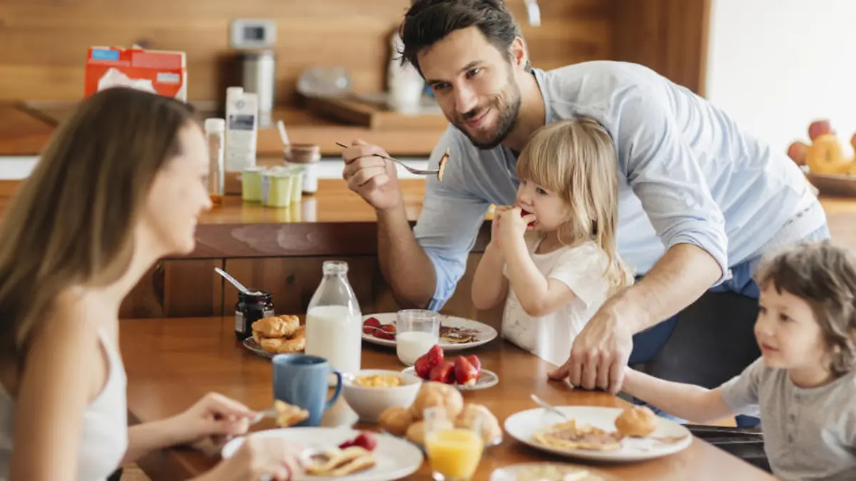 Regelmäßige Mahlzeiten sind wichtig für die Gesundheit Wer unregelmäßig isst, lebt ungesund