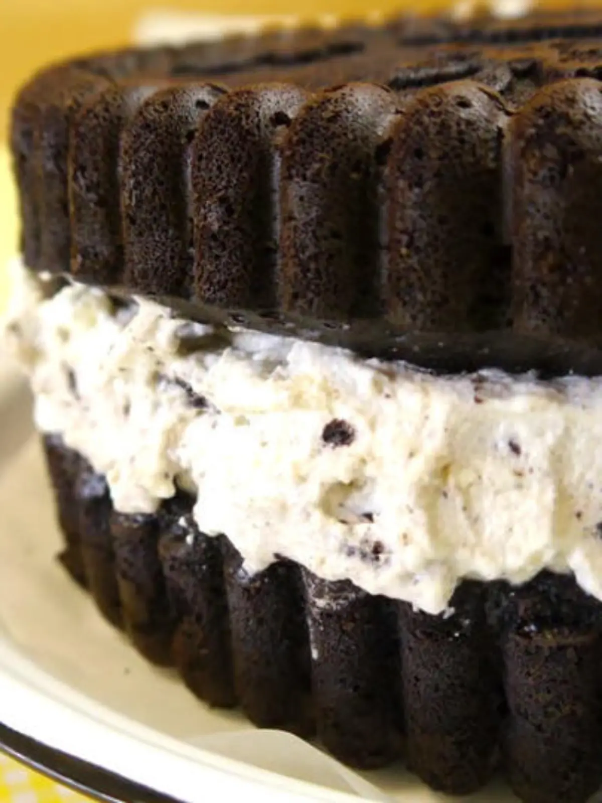 Bild zu: "Riesen-Oreo-Kuchen: So geht's!"