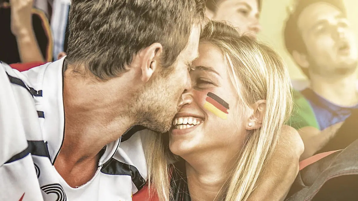 Das sind die Liebesfallen während der EM  Beziehungskiller Fußball-Europameisterschaft