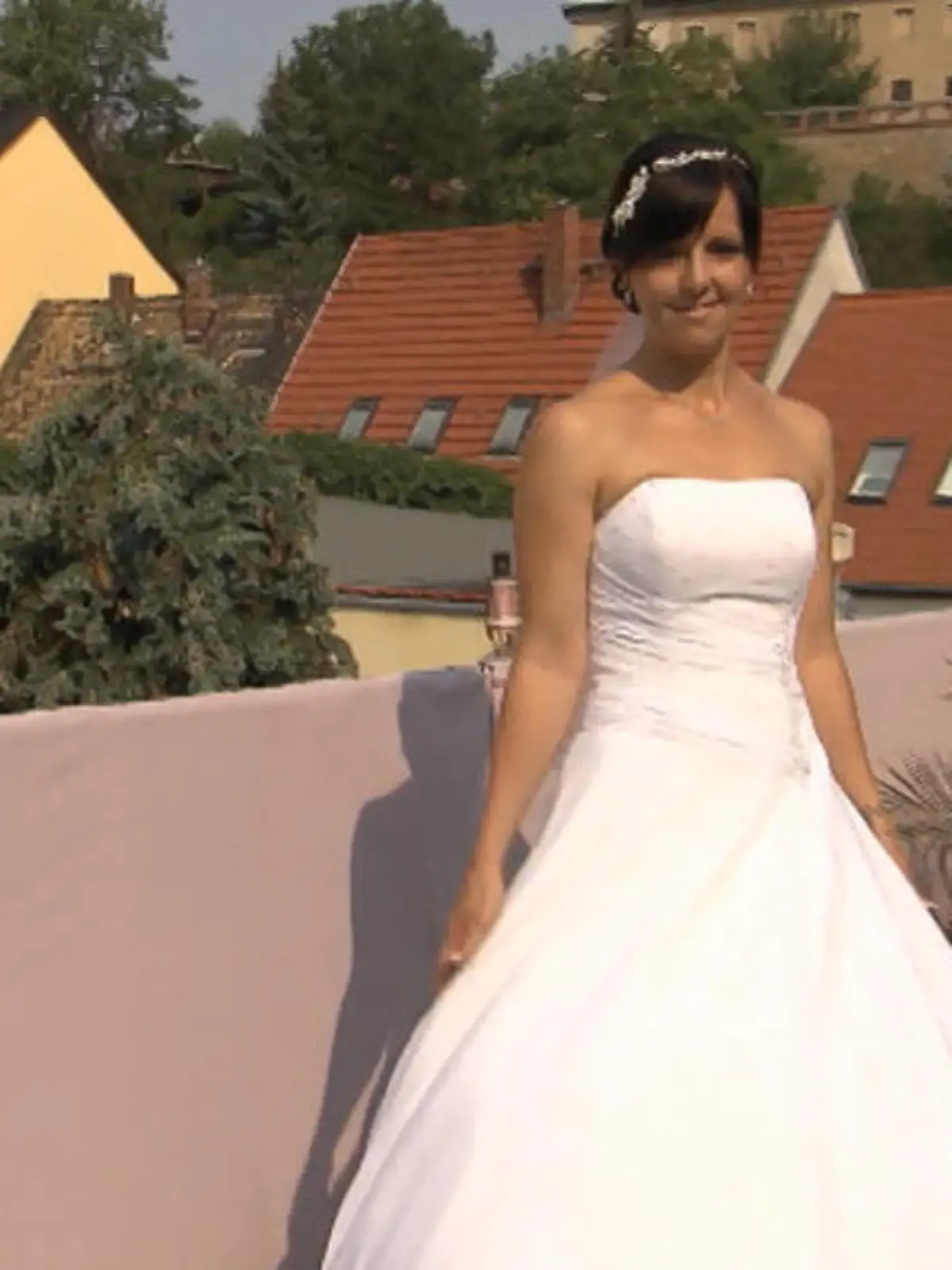 Bild zu: "Jennifers Hochzeit in der Bewertung"