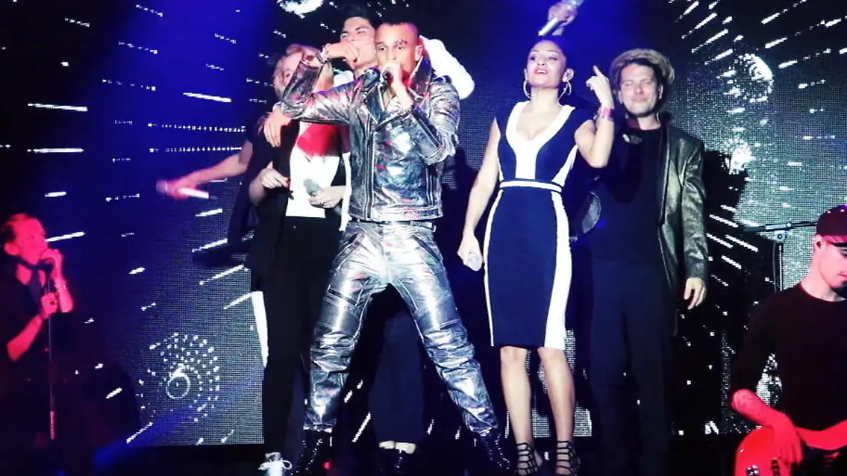 Exklusive Backstage-Einblicke mit Prince & Co. Der Superstar auf Tour mit den DSDS-Top-6