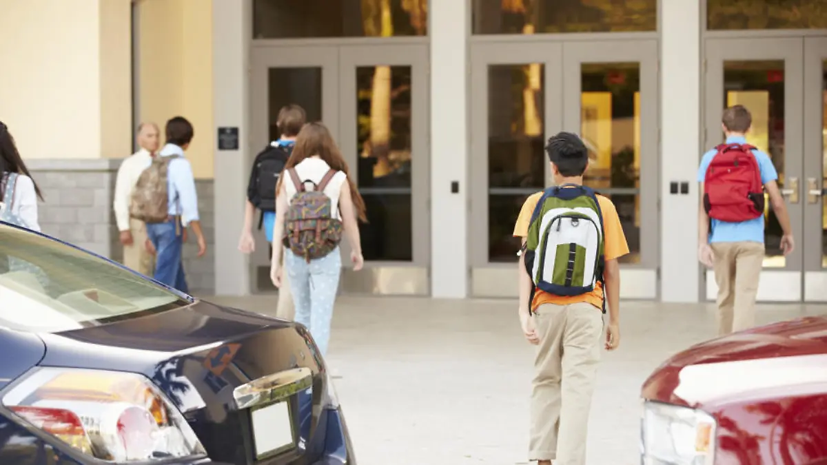 SO schaden Stickoxide Ihrem Kind Schulen und Co. an vielbefahrenen Straßen