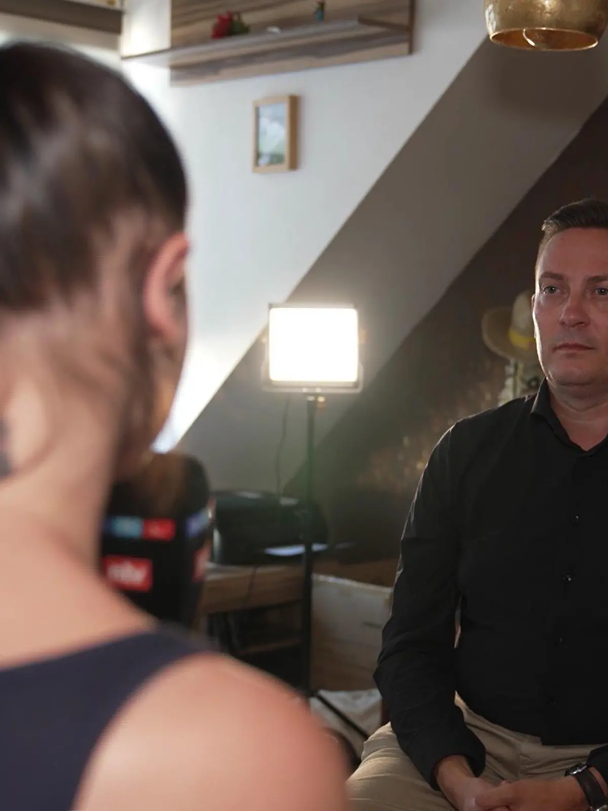 Lea im Interview mit RTL-Reporter Frank Vacik