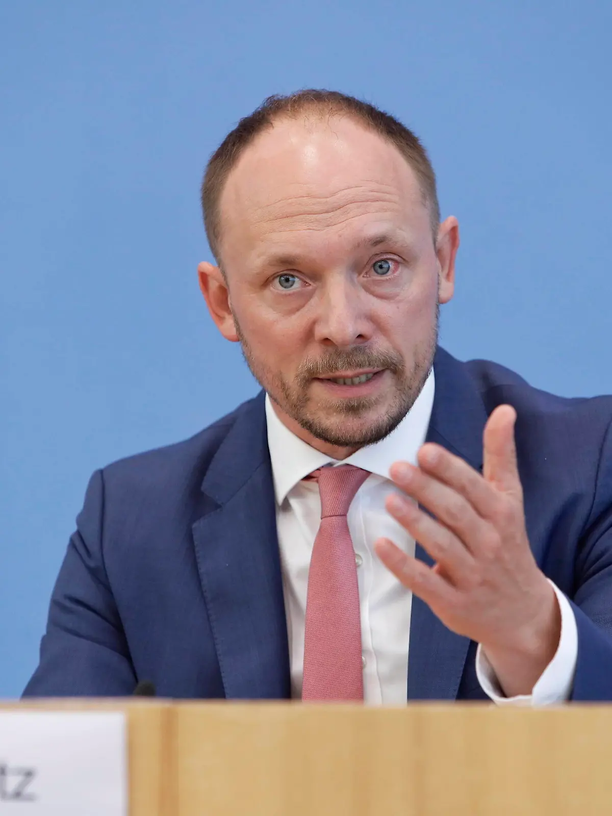 16.09.2020, Berlin, Deutschland - Pressekonferenz: Vorstellung des Jahresberichts zum Stand der deutschen Einheit. Foto: Marco Wanderwitz, CDU, Beauftragter der Bundesregierung fuer die neuen Bundeslaender und Parlamentarischer Staatssekretaer beim Bundesminister fuer Wirtschaft und Energie. *** 16 09 2020, Berlin, Germany Press conference Presentation of the annual report on the state of German unity Photo Marco Wanderwitz, CDU, Federal Government Commissioner for the New States and Parliamentary State Secretary to the Federal Minister of Economics and Energy