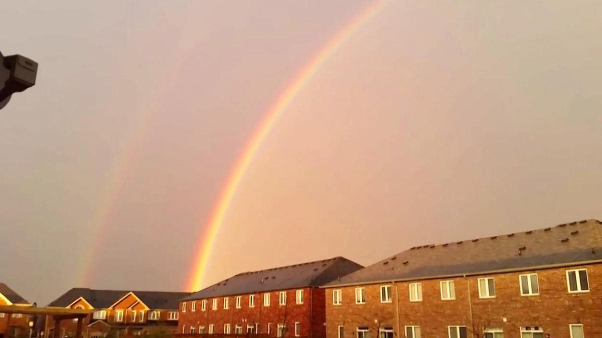 Seltenes Wetter-Phänomen: Und so sieht ein doppelter Regenbogen aus